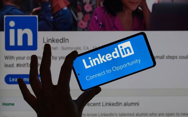 LinkedIn: cos'è, come funziona, perché è cruciale per aziende e professionisti